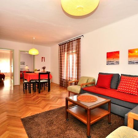 Spacious Piran Central Apartment For 5 Pax Bg ภายนอก รูปภาพ